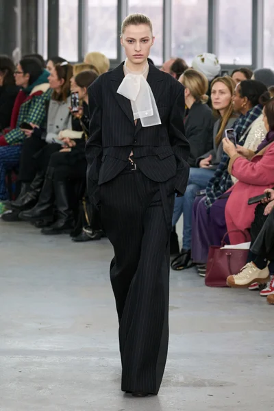 Look 38